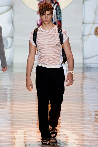 Look 39